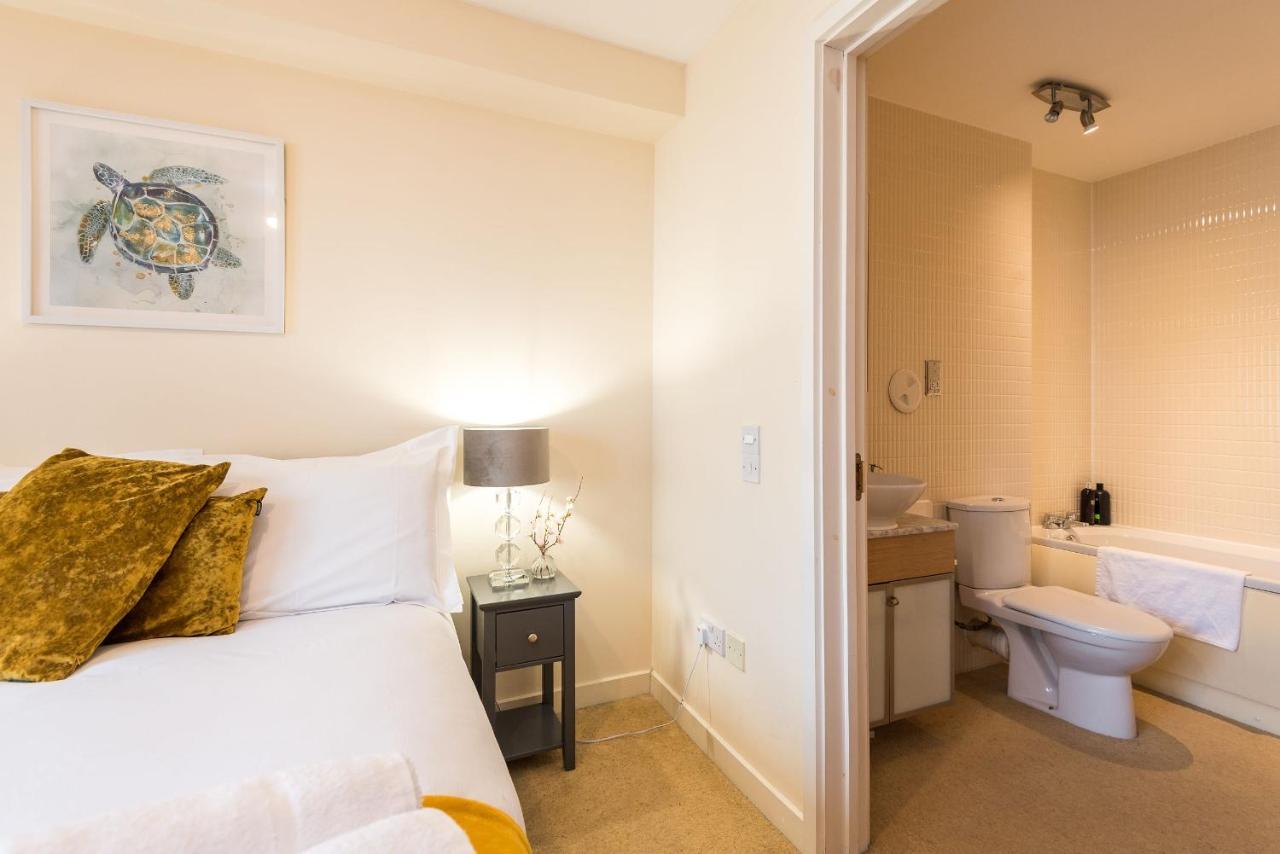 Elegant 2 Bedroom City Centre Apartment - Free Parking - Private Balcony Εδιμβούργο Εξωτερικό φωτογραφία