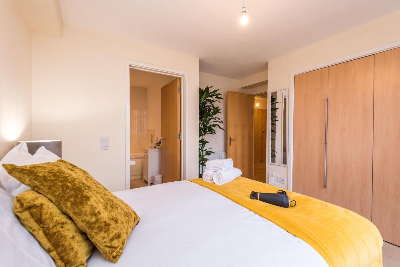 Elegant 2 Bedroom City Centre Apartment - Free Parking - Private Balcony Εδιμβούργο Εξωτερικό φωτογραφία