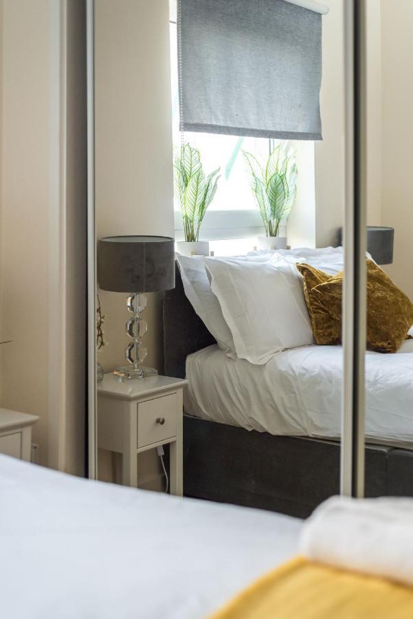 Elegant 2 Bedroom City Centre Apartment - Free Parking - Private Balcony Εδιμβούργο Εξωτερικό φωτογραφία